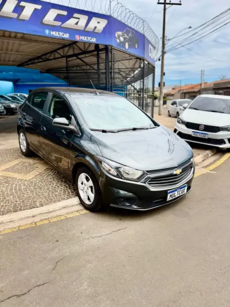 CHEVROLET Onix Hatch 1.4 4P FLEX LT, Foto 2