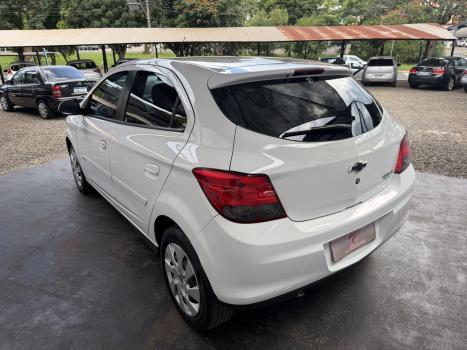 CHEVROLET Onix Hatch 1.4 4P FLEX LT, Foto 5