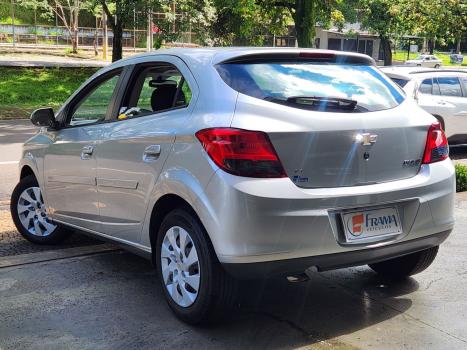 CHEVROLET Onix Hatch 1.4 4P FLEX LT, Foto 5