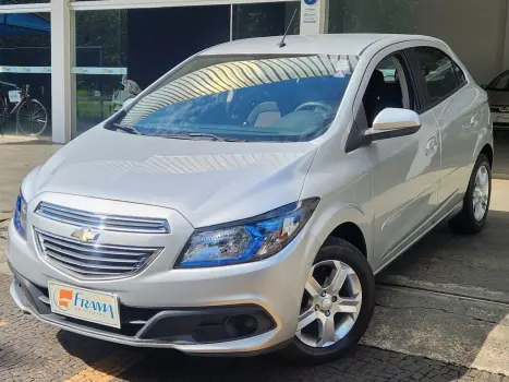 CHEVROLET Onix Hatch 1.4 4P FLEX LT, Foto 2