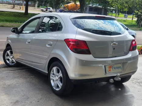 CHEVROLET Onix Hatch 1.4 4P FLEX LT, Foto 4