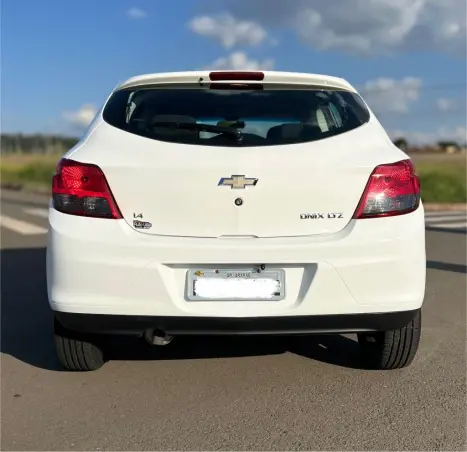 CHEVROLET Onix Hatch 1.4 4P FLEX LTZ, Foto 3