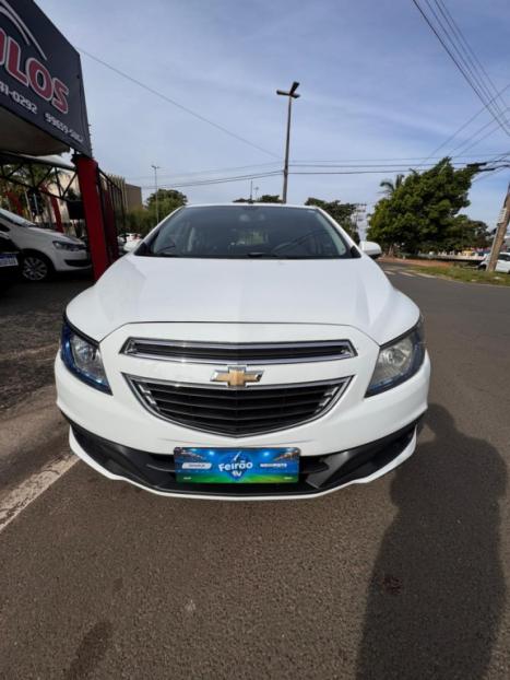 CHEVROLET Onix Hatch 1.4 4P FLEX LT, Foto 3