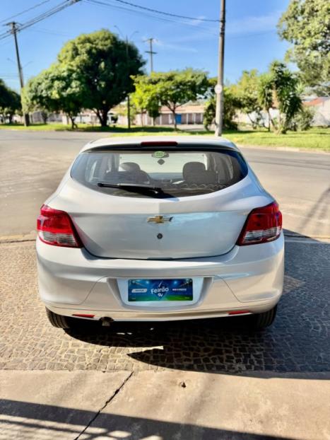 CHEVROLET Onix Hatch 1.0 4P FLEX LS, Foto 2