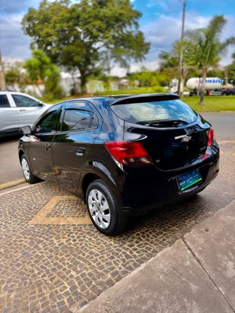 CHEVROLET Onix Hatch 1.4 4P FLEX LT, Foto 6