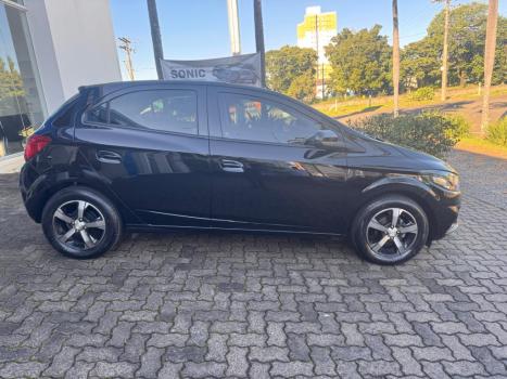 CHEVROLET Onix Hatch 1.4 4P FLEX LTZ, Foto 3