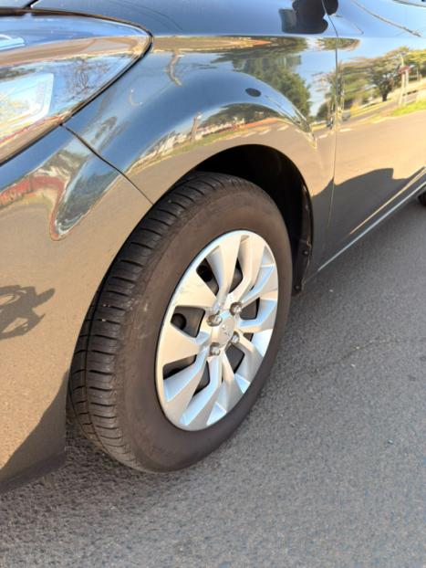 CHEVROLET Onix Hatch 1.4 4P FLEX LT, Foto 2