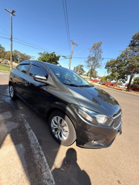 CHEVROLET Onix Hatch 1.4 4P FLEX LT, Foto 4