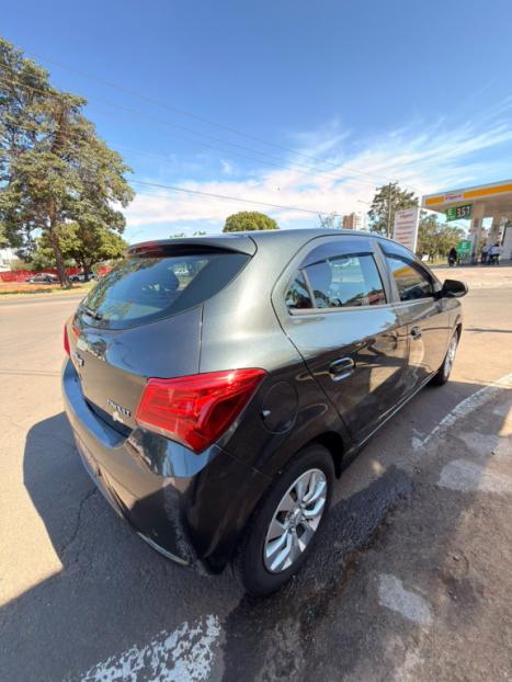 CHEVROLET Onix Hatch 1.4 4P FLEX LT, Foto 5