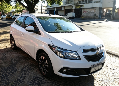 CHEVROLET Onix Hatch 1.4 4P FLEX LT, Foto 2