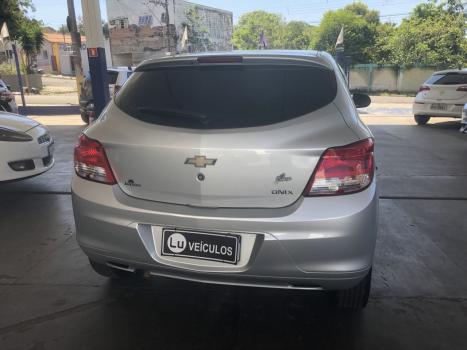 CHEVROLET Onix Hatch 1.0 4P FLEX LS, Foto 12
