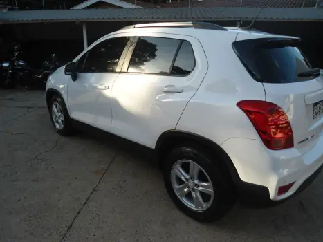 CHEVROLET Tracker 1.4 16V 4P FLEX LT TURBO AUTOMÁTICO, Foto 4 CHEVROLET Tracker 1.4 16V 4P FLEX LT TURBO AUTOMÁTICO, Foto 4