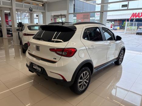 FIAT Argo 1.8 4P FLEX E.TORQ TREKKING AUTOMÁTICO, Foto 2