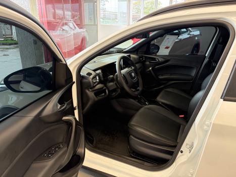 FIAT Argo 1.8 4P FLEX E.TORQ TREKKING AUTOMÁTICO, Foto 6