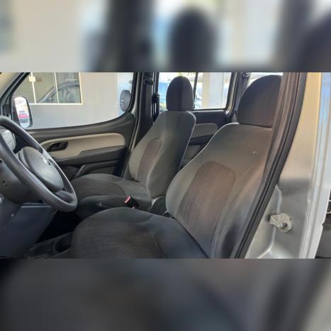 FIAT Doblo 1.8 16V 4P FLEX ESSENCE 7 LUGARES, Foto 11
