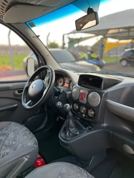 FIAT Doblo 1.8 16V 4P FLEX ADVENTURE 6 LUGARES, Foto 9