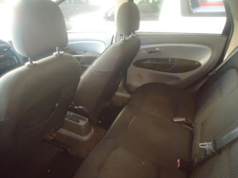 FIAT Linea 1.8 16V 4P FLEX ESSENCE, Foto 4