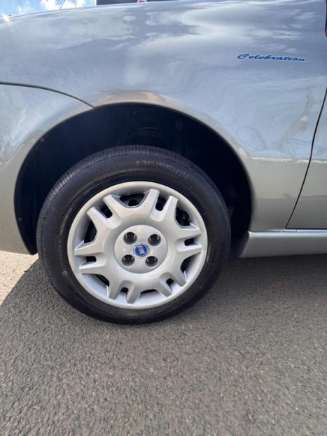 FIAT Palio 1.0 4P ELX FLEX, Foto 2