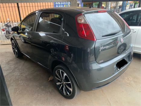 FIAT Punto 1.4 4P ATTRACTIVE FLEX, Foto 2 FIAT Punto 1.4 4P ATTRACTIVE FLEX, Foto 2