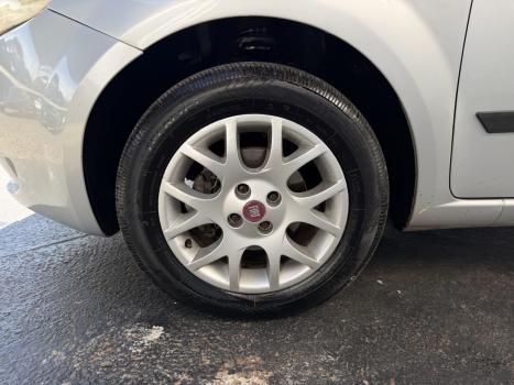 FIAT Punto 1.4 4P ELX FLEX, Foto 3