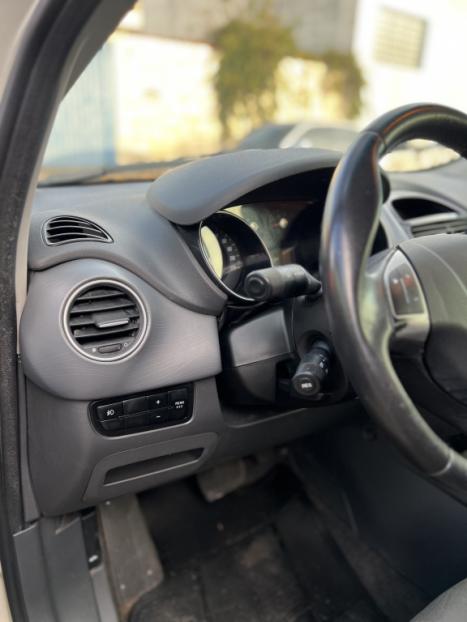 FIAT Punto 1.6 16V 4P FLEX ESSENCE DUALOGIC AUTOMATIZADO, Foto 7