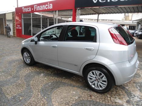 FIAT Punto 1.8 4P HLX FLEX, Foto 4