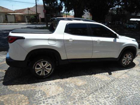 FIAT Toro 1.8 16V 4P FLEX FREEDOM ROAD AUTOMÁTICO, Foto 3