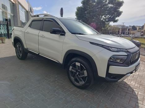 FIAT Toro 2.4 16V 4P MULTIAIR FLEX VOLCANO AUTOM�TICO, Foto 2