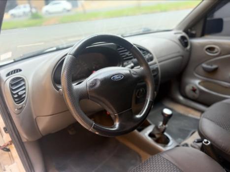 FORD Courier 1.6 L, Foto 14 FORD Courier 1.6 L, Foto 14