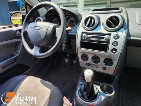 FORD Fiesta Hatch 1.6, Foto 6