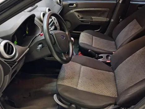 FORD Fiesta Hatch 1.6, Foto 7