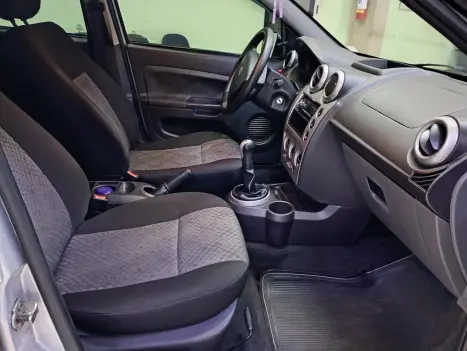 FORD Fiesta Hatch 1.6, Foto 8