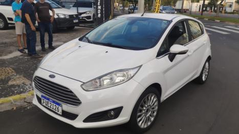 FORD Fiesta Hatch 1.6 16V 4P FLEX TITANIUM POWERSHIFT AUTOM�TICO, Foto 2
