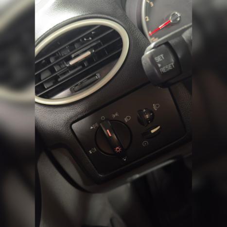 FORD Focus Hatch 1.6 4P, Foto 8