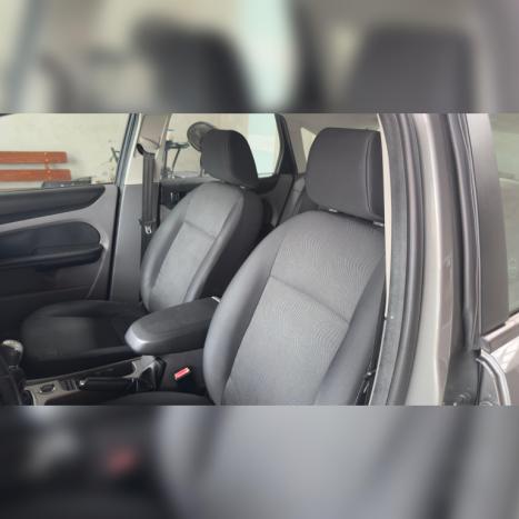 FORD Focus Hatch 1.6 4P, Foto 12