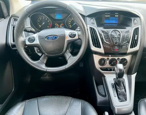 FORD Focus Hatch 1.6 16V 4P FLEX SE POWERSHIFT AUTOMÁTICO, Foto 7