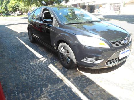 FORD Focus Hatch 2.0 16V 4P GHIA AUTOM�TICO, Foto 2
