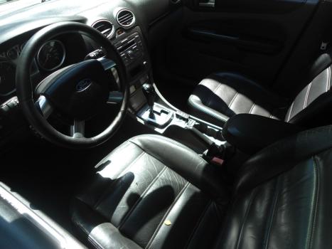 FORD Focus Hatch 2.0 16V 4P GHIA AUTOM�TICO, Foto 6