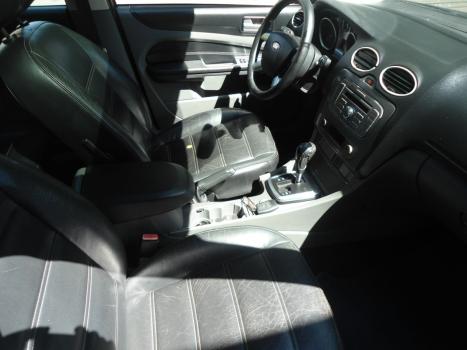 FORD Focus Hatch 2.0 16V 4P GHIA AUTOM�TICO, Foto 7