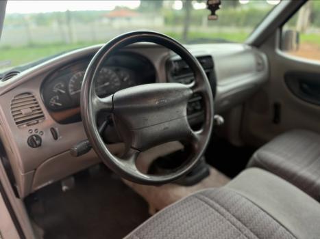 FORD Ranger 4.0 V6 12V XL CABINE SIMPLES, Foto 3 FORD Ranger 4.0 V6 12V XL CABINE SIMPLES, Foto 3