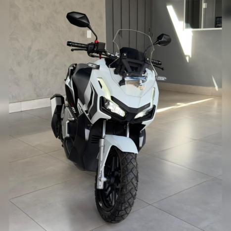 HONDA ADV 150 , Foto 2