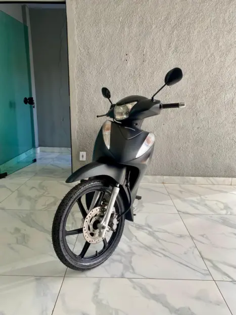 HONDA Biz 125 EX, Foto 6