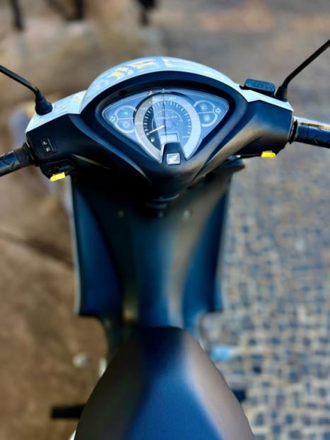 HONDA Biz 125 EX, Foto 3