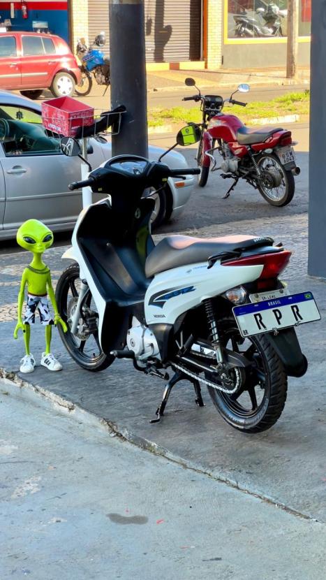 HONDA Biz 125 EX, Foto 4