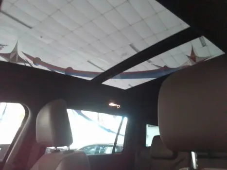 JEEP Commander 2.0 16V 4P TD380 OVERLAND TURBO DIESEL AUTOMÁTICO, Foto 8 JEEP Commander 2.0 16V 4P TD380 OVERLAND TURBO DIESEL AUTOMÁTICO, Foto 8