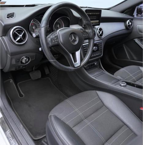 MERCEDES-BENZ GLA 200 1.6 16V 4P FLEX CGI VISION TURBO AUTOM�TICO, Foto 5