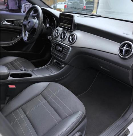 MERCEDES-BENZ GLA 200 1.6 16V 4P FLEX CGI VISION TURBO AUTOM�TICO, Foto 6