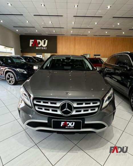 MERCEDES-BENZ GLA 200 1.6 16V 4P FLEX CGI STYLE TURBO AUTOM�TICO, Foto 2