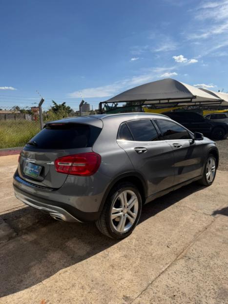 MERCEDES-BENZ GLA 250 2.0 16V 4P ENDURO TURBO AUTOM�TICO, Foto 3