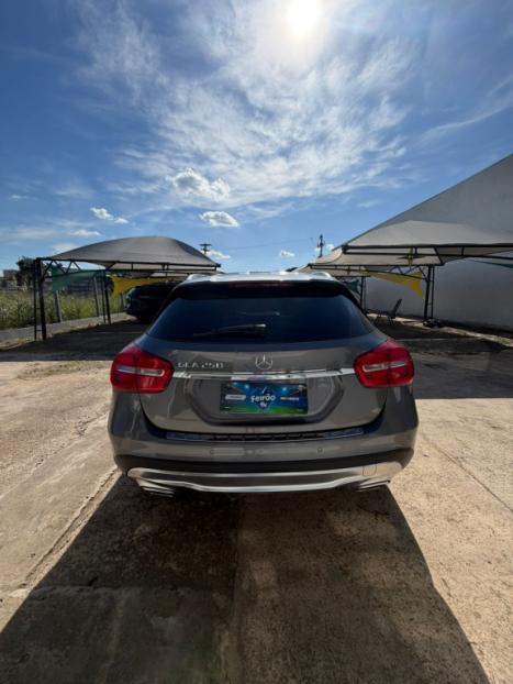 MERCEDES-BENZ GLA 250 2.0 16V 4P ENDURO TURBO AUTOM�TICO, Foto 4